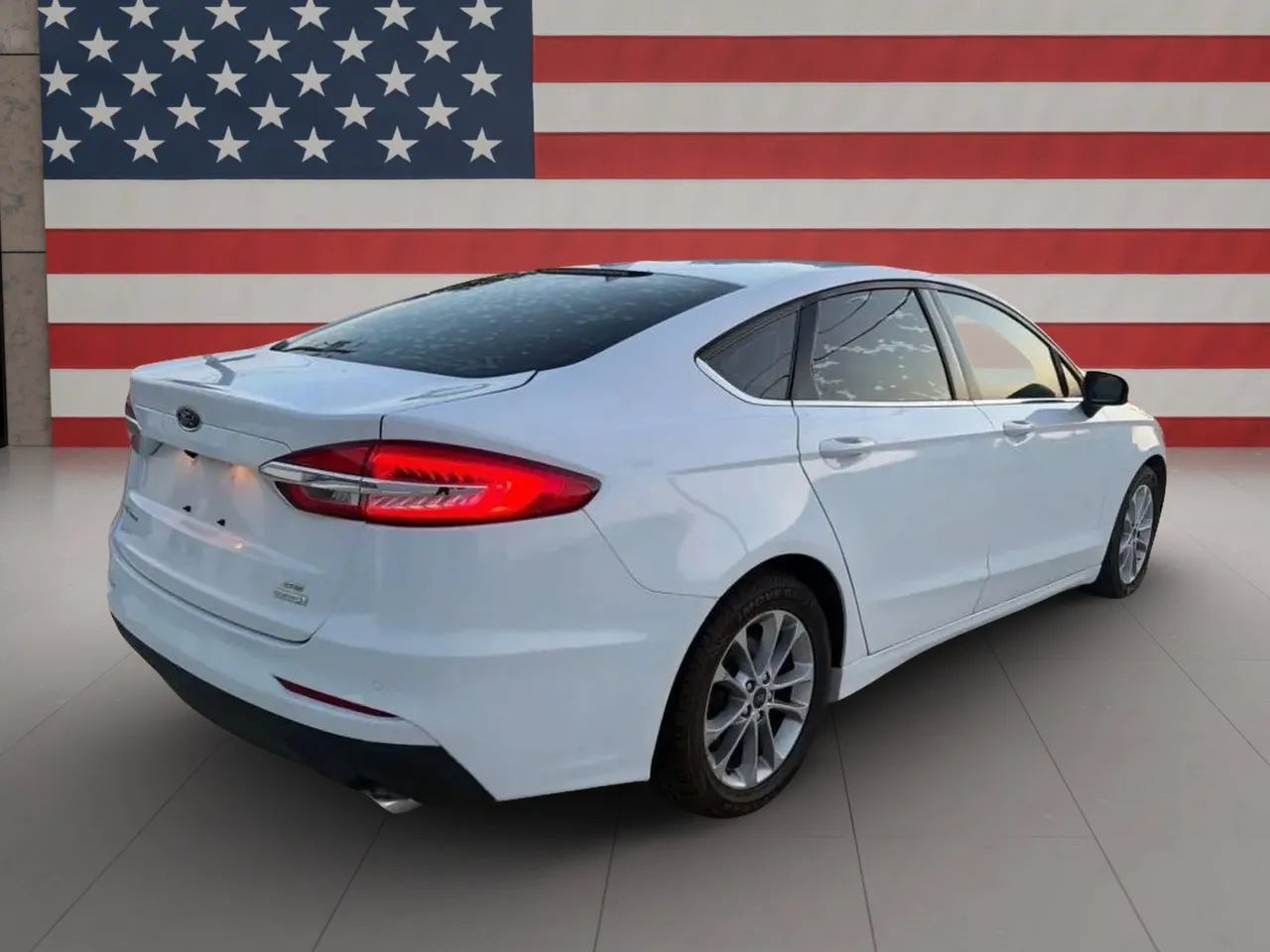Used 2019 Ford Fusion SE FWD image 6