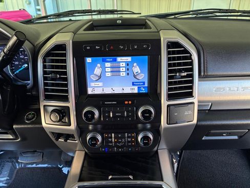 Used 2019 Ford F350 Platinum w/ Platinum Ultimate Package AWD/4WD image 25