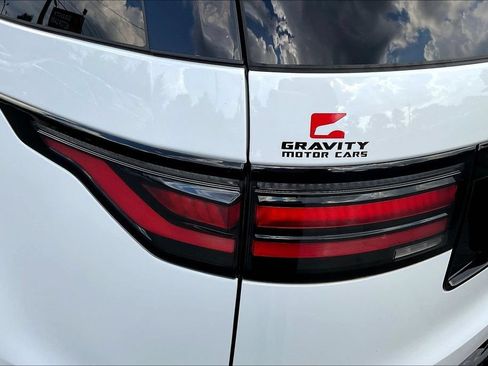 Used 2023 Land Rover Discovery HSE R-Dynamic AWD/4WD image 21