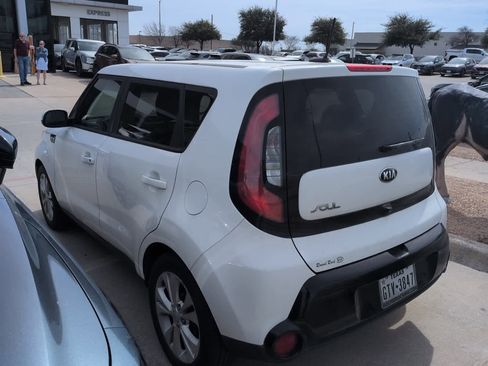 Used 2016 Kia Soul + w/ Audio Package image 7