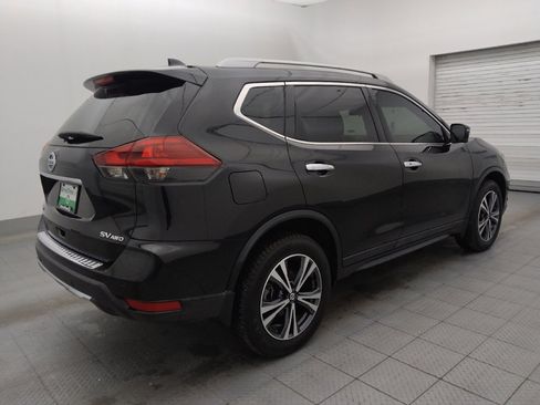 Used 2019 Nissan Rogue SV w/ Premium Package image 10