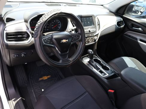Used 2019 Chevrolet Equinox LS FWD image 12