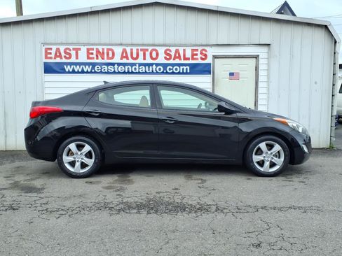 Used 2013 Hyundai Elantra GLS w/ Preferred Pkg FWD image 2