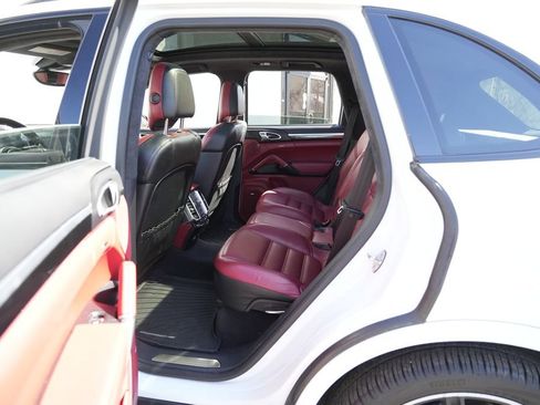 Used 2018 Porsche Cayenne GTS image 63