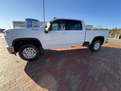 Used 2021 Chevrolet Silverado 2500 LT w/ Convenience Package image 13