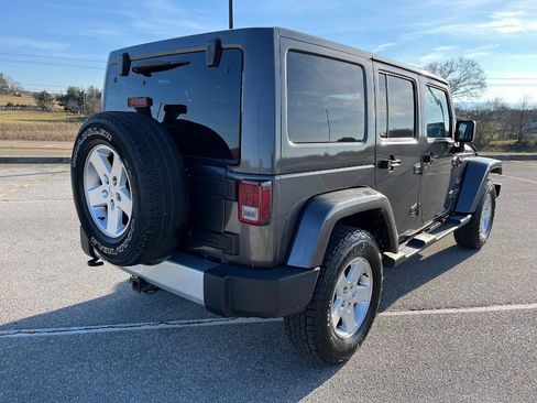 Used 2014 Jeep Wrangler Unlimited Sahara w/ Connectivity Group image 31