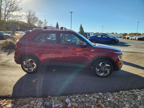 Certified 2024 Hyundai Venue Limited image 6