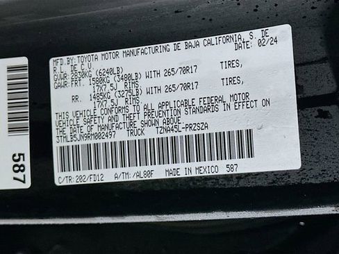 Used 2024 Toyota Tacoma TRD Off-Road image 27