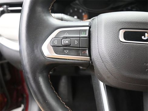 Used 2022 Jeep Compass Limited image 32