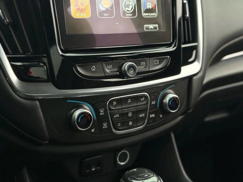 Used 2018 Chevrolet Traverse LT image 27