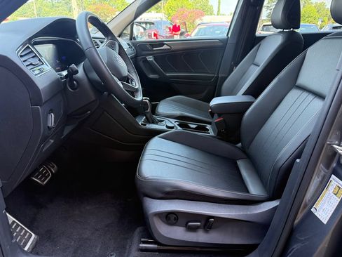 Used 2023 Volkswagen Tiguan SE R-Line AWD/4WD image 11