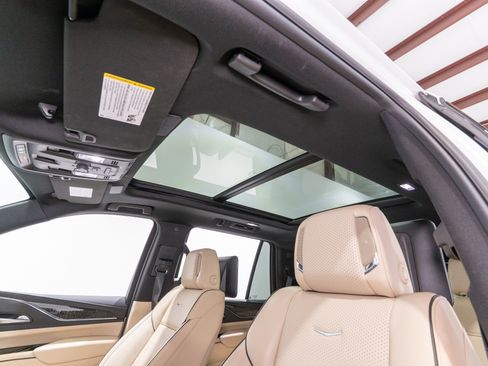 Used 2024 Cadillac Escalade Premium Luxury w/ Performance Package AWD/4WD image 17