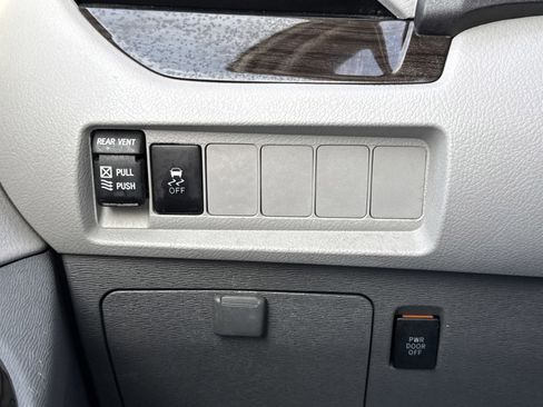 Used 2020 Toyota Sienna XLE Premium image 23