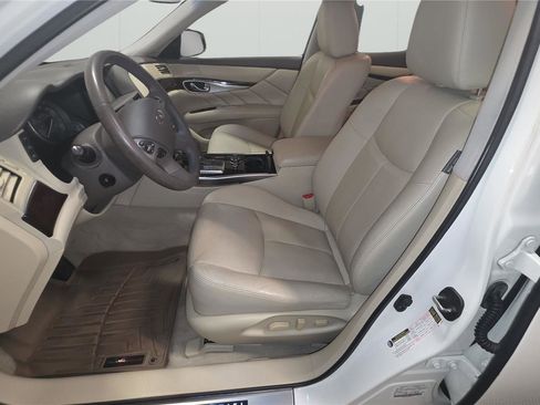 Used 2015 INFINITI Q70 3.7 w/ Technology Package RWD image 10