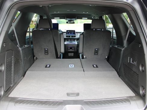 Used 2024 Chevrolet Tahoe LT w/ Luxury Package AWD/4WD image 38