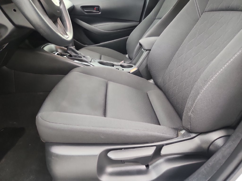 Used 2025 Toyota Corolla LE FWD image 21