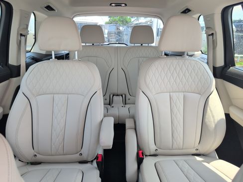 Used 2024 BMW X7 xDrive40i w/ Executive Package AWD/4WD image 27