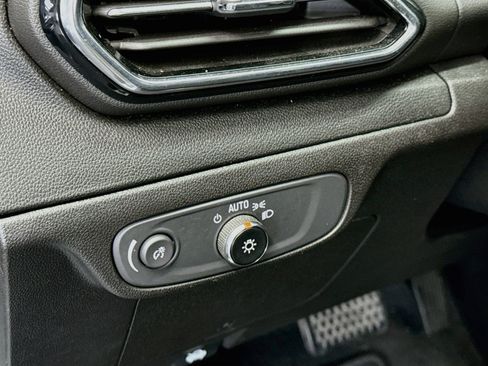 Used 2023 Chevrolet Bolt EUV LT w/ Driver Confidence Package FWD image 17