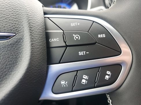 New 2026 Chrysler Pacifica Select FWD image 33
