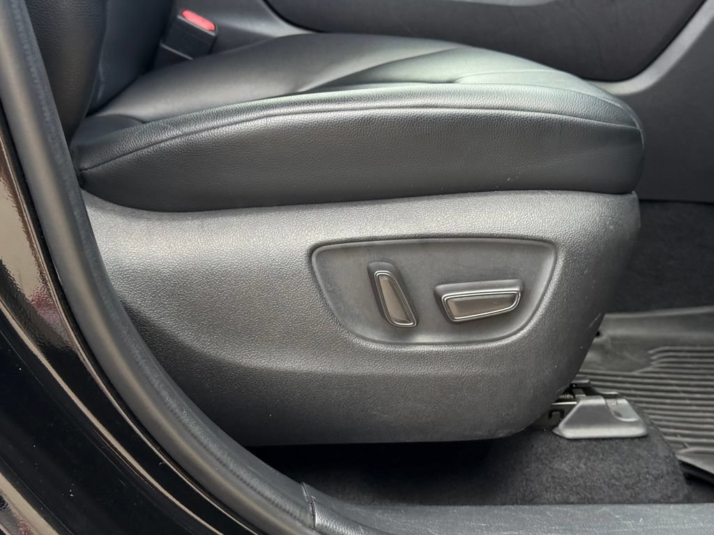 Used 2021 Toyota Highlander XLE FWD image 26