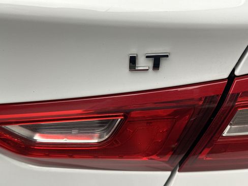 Used 2025 Chevrolet Malibu LT FWD image 12