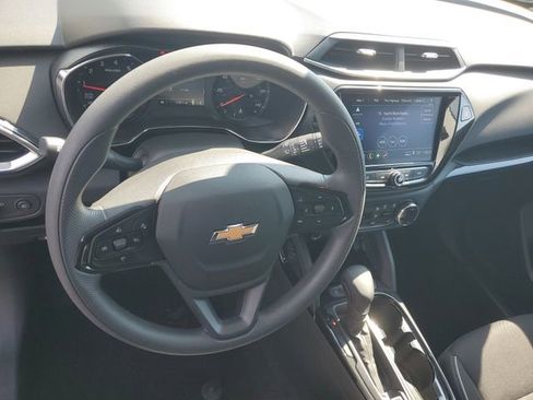 Certified 2023 Chevrolet TrailBlazer LT w/ Convenience Package FWD image 17
