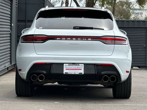 Certified 2023 Porsche Macan image 7