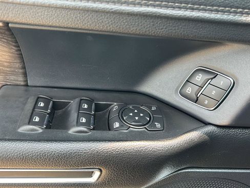 Used 2020 Ford Expedition Limited RWD image 9