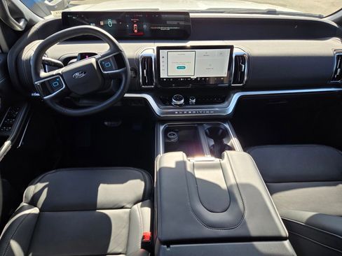 New 2026 Ford Expedition Max Platinum image 8
