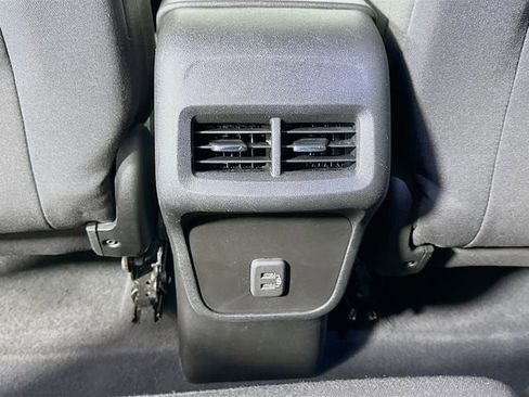 Used 2021 Chevrolet Equinox LT image 25