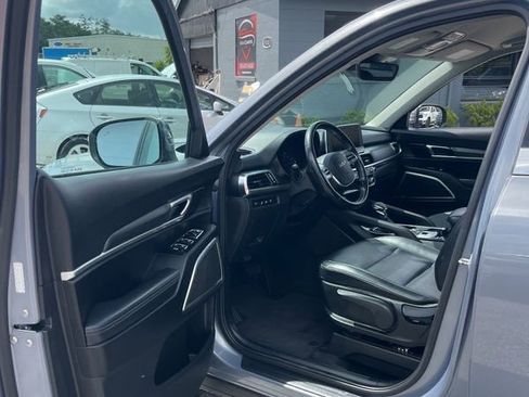 Used 2022 Kia Telluride LX image 5
