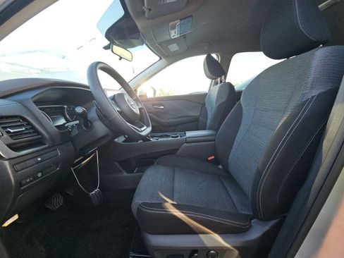 Used 2023 Nissan Rogue SV AWD/4WD image 9