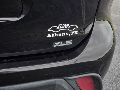 Used 2022 Toyota Highlander XLE FWD image 7