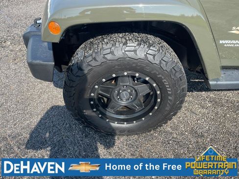 Used 2015 Jeep Wrangler Unlimited Sahara w/ Dual Top Group AWD/4WD image 10