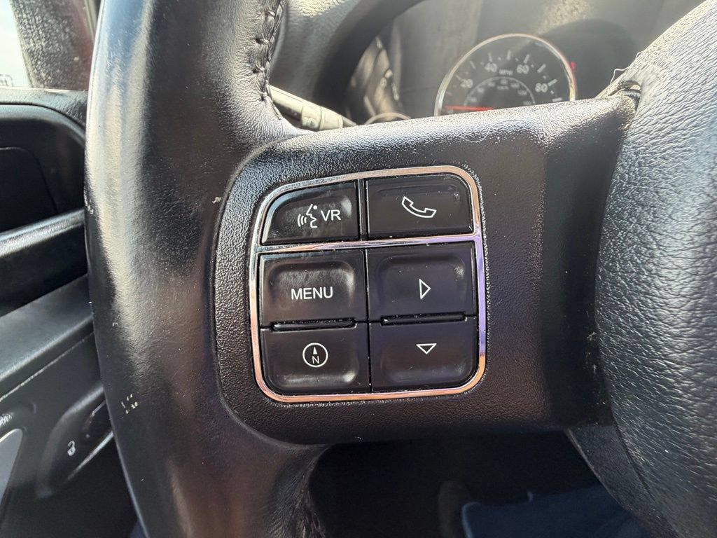 Used 2018 Jeep Wrangler Unlimited Sahara w/ Connectivity Group AWD/4WD image 23