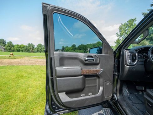 Used 2019 GMC Sierra 1500 Denali w/ Denali Ultimate Package AWD/4WD image 11