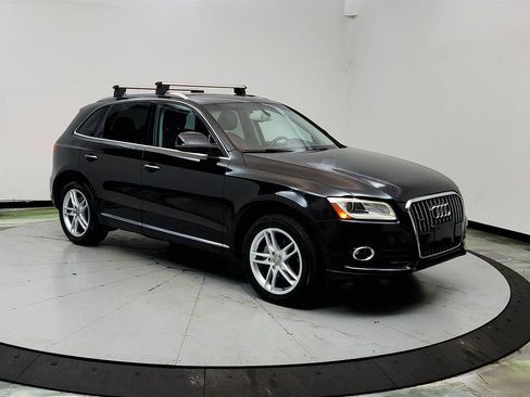 Used 2017 Audi Q5 2.0T Premium Plus w/ Technology Package AWD/4WD image 3