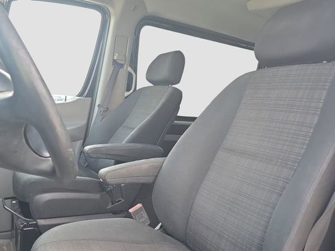 Used 2016 Mercedes-Benz Sprinter 2500 image 7