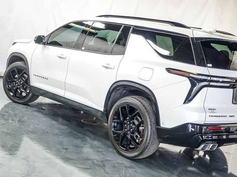 Certified 2024 Chevrolet Traverse RS w/ LPO, Floor Liner Package AWD/4WD image 11