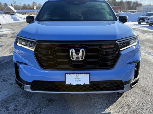 Certified 2023 Honda Pilot TrailSport image 2