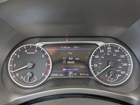 Used 2025 Nissan Sentra SR w/ SR Premium Package FWD image 33