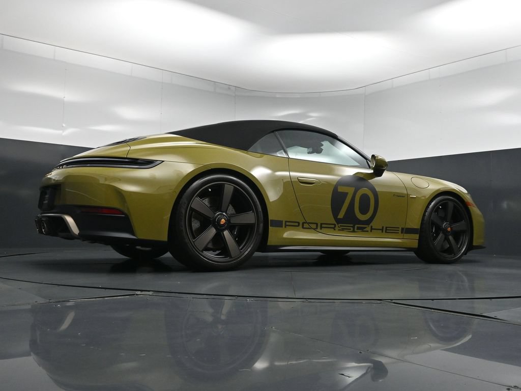 Certified 2026 Porsche 911 GTS RWD image 32