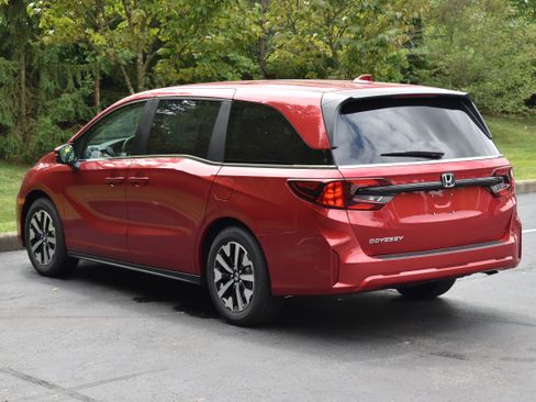 New 2026 Honda Odyssey EX-L image 5