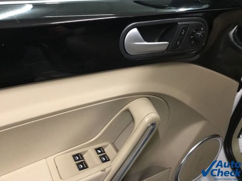 Used 2013 Volkswagen Beetle 2.0T image 30