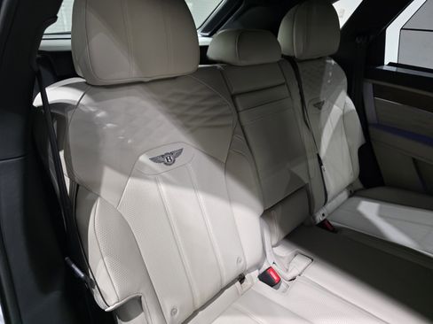 Used 2024 Bentley Bentayga Extended Wheelbase image 25