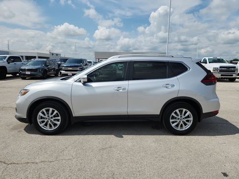 Used 2019 Nissan Rogue SV FWD image 4