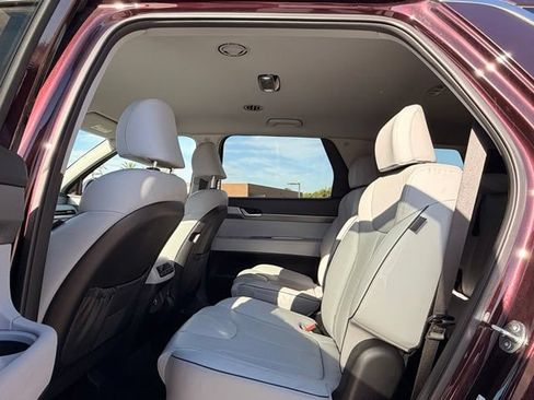 Used 2025 Hyundai Palisade SEL FWD image 15