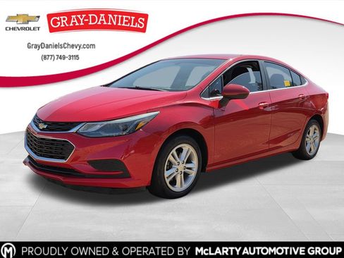 Used 2017 Chevrolet Cruze LT FWD image 1