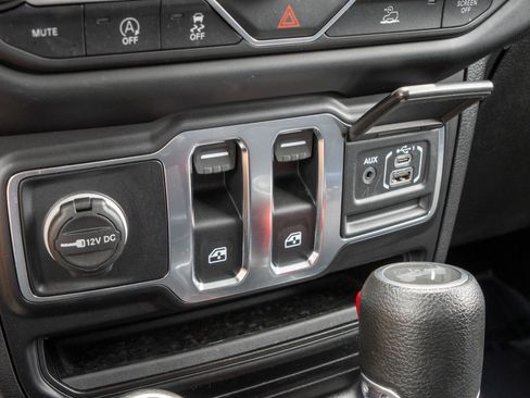 Used 2022 Jeep Wrangler Sport AWD/4WD image 22