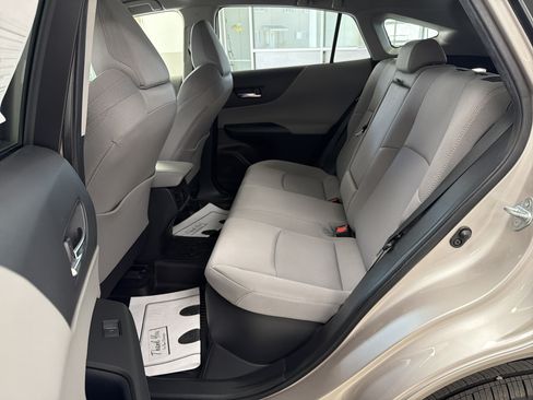 Used 2022 Toyota Venza LE AWD/4WD image 26